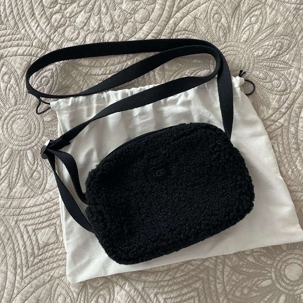 UGG Janey Il Sherpa Crossbody bag